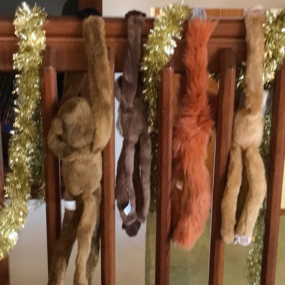 4 long plush stuffed hanging monkeys stuffed velcro hands Wild Republic Aurora - Picture 7 of 15